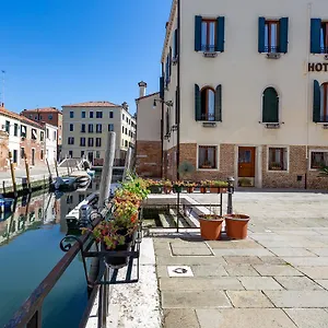 Tiziano 3*, Venezia Italia